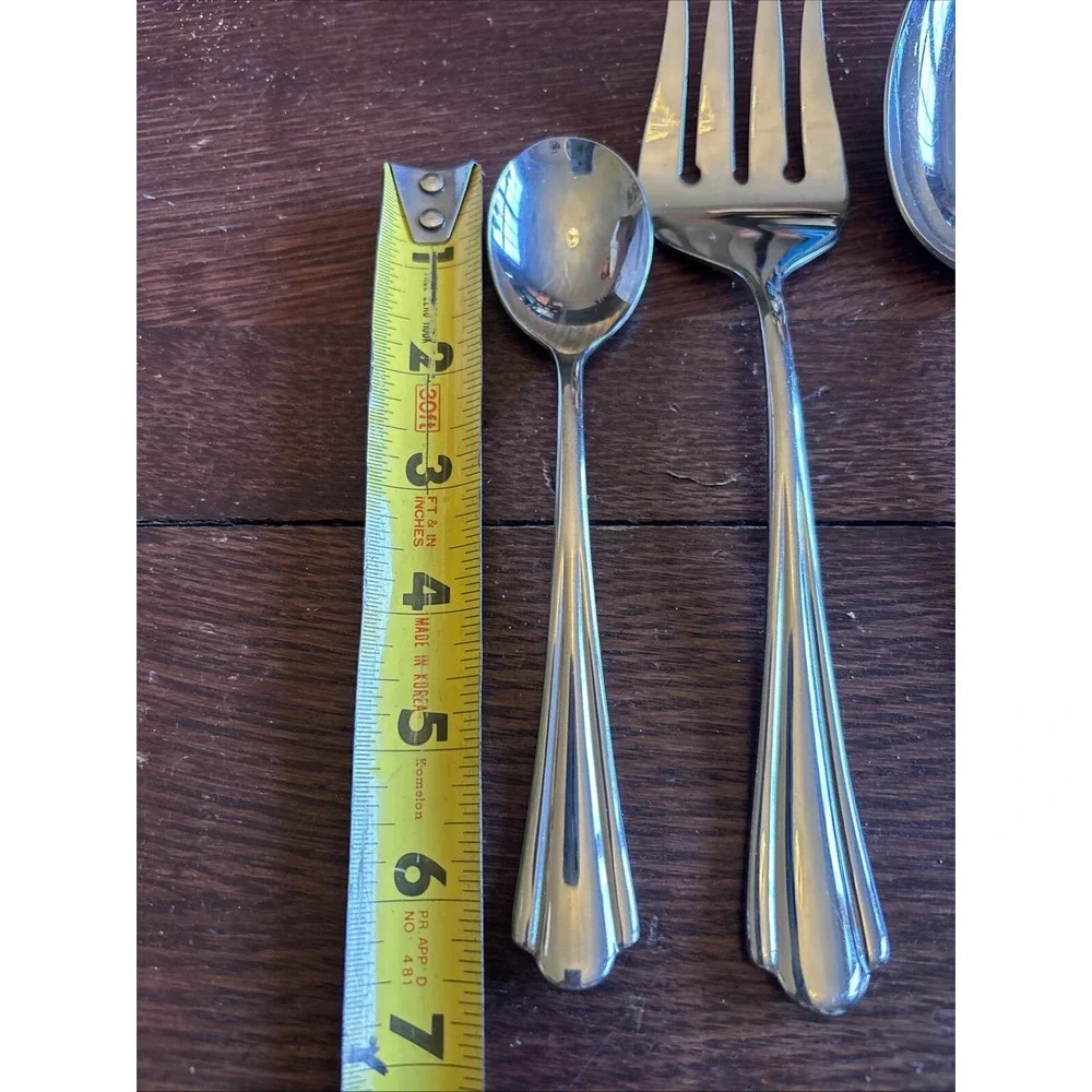 Serving Set Of 4 Petal By Hampton Silversmith Discontinued Stainless Glossy